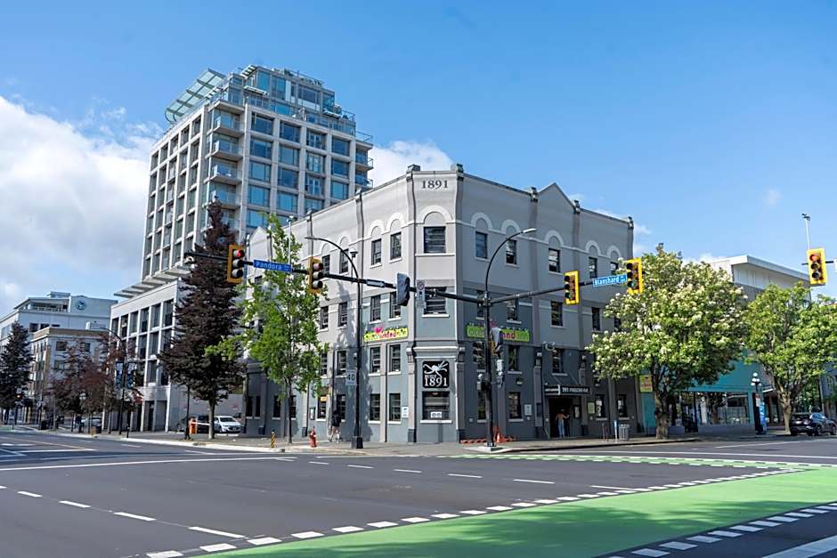 Ocean Island Inn | Backpackers | Suites