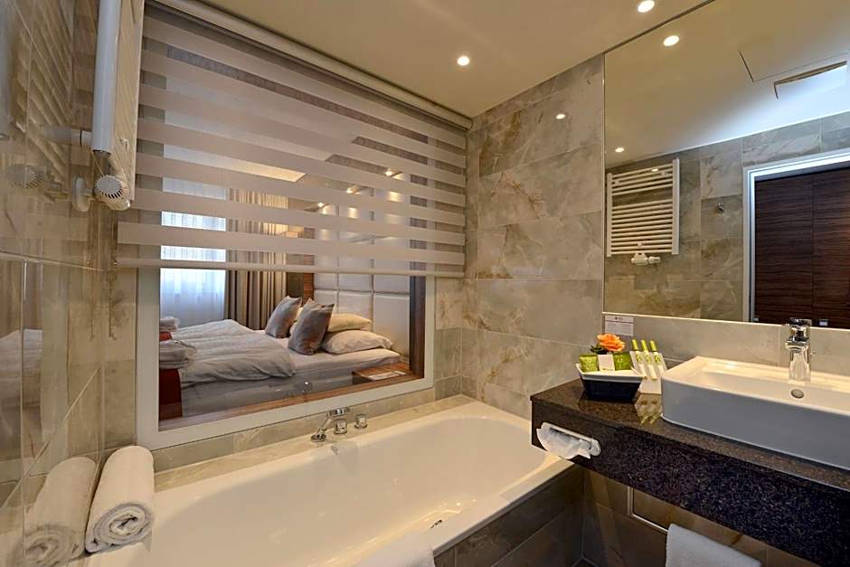 Best Western Plus Delta Park Hotel