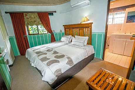 Hoyohoyo Koeltehuis Farm Lodge