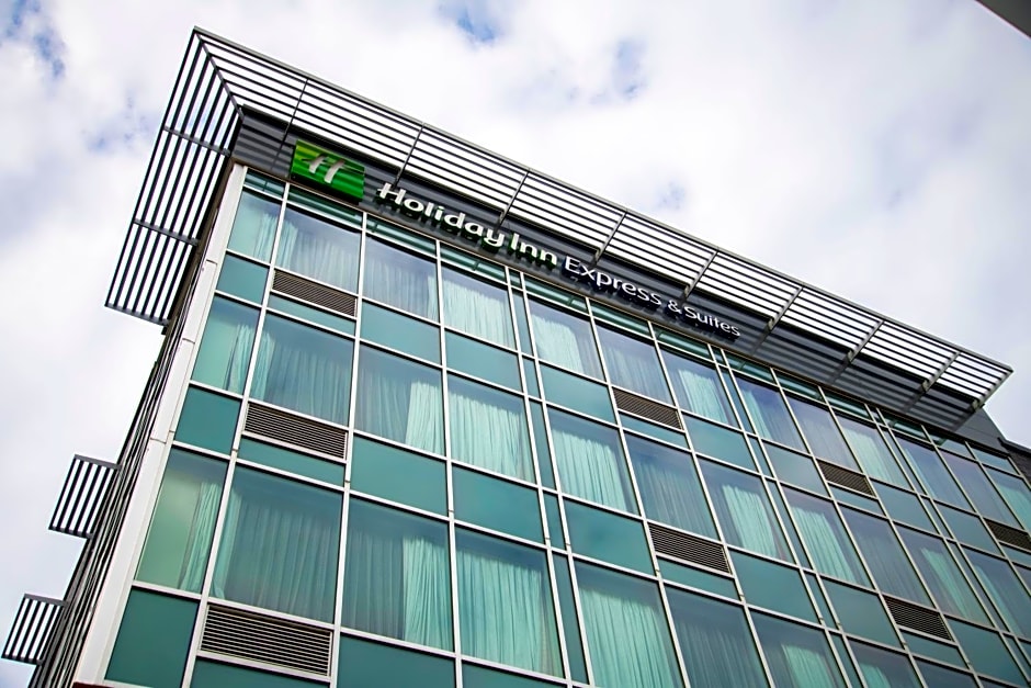 Holiday Inn Express And Suites Jersey City - Holland Tunnel By IHG