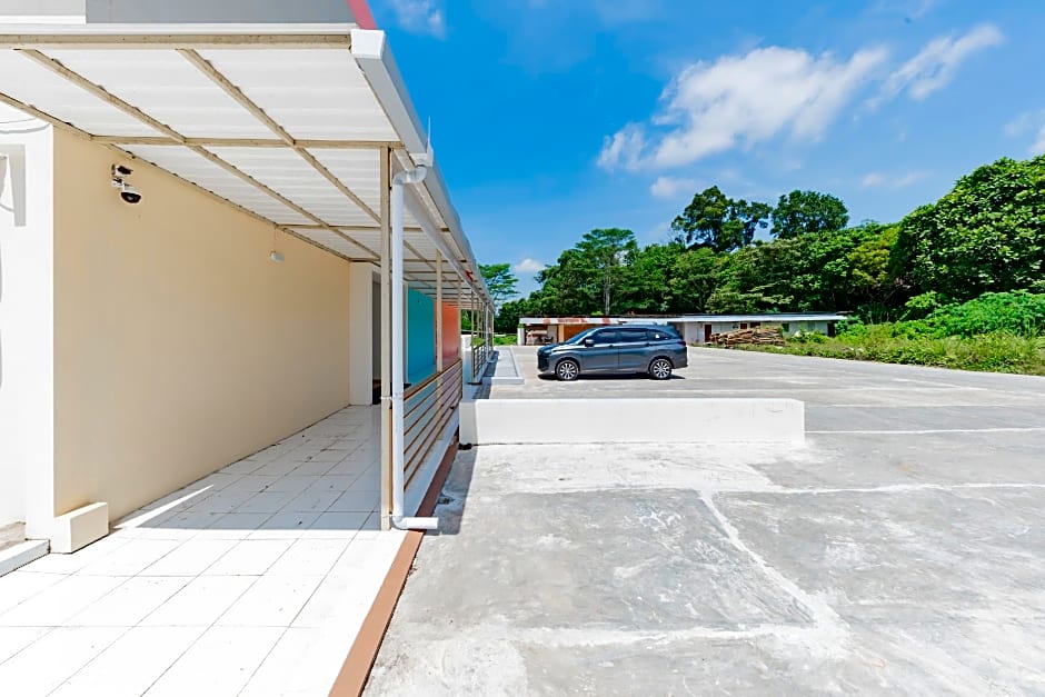 Sans Hotel Berau Square