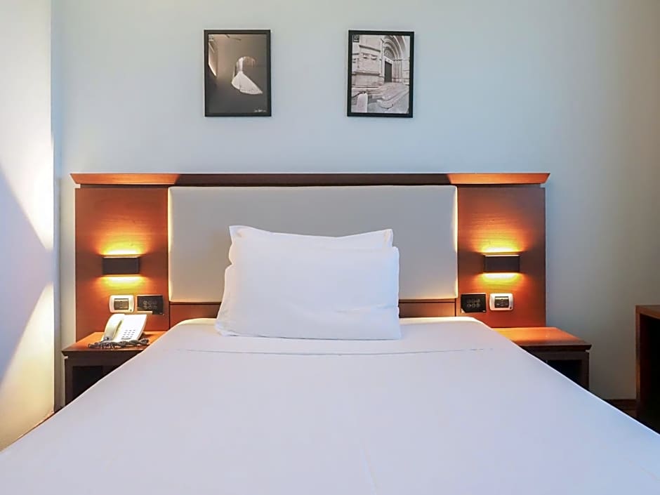 Dado Hotel International
