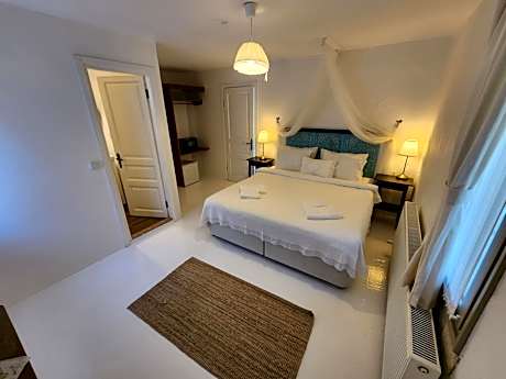 Double Room with Garden View (Ground floor)