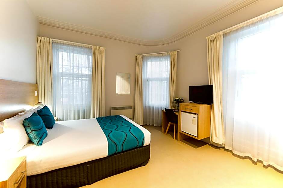 Customs House Hotel
