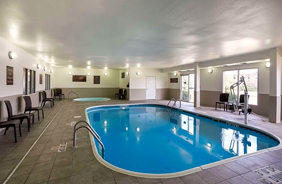 Comfort Suites University
