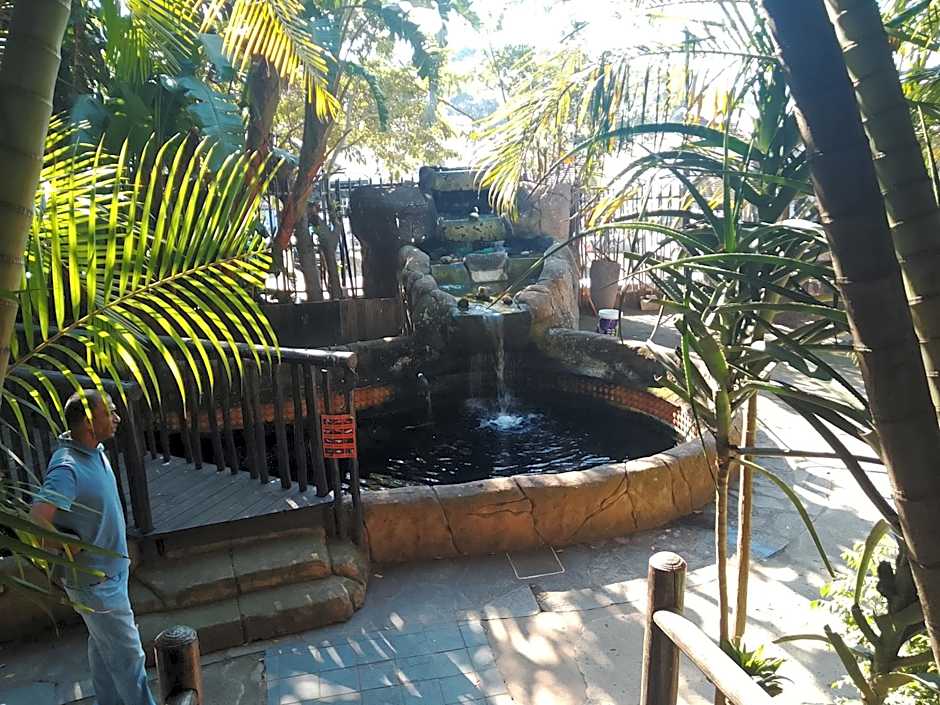 Laletsa Lodge