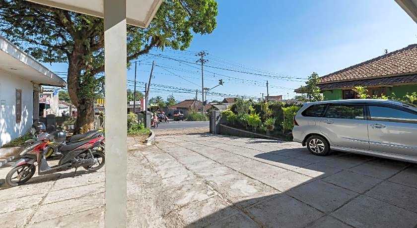 RedDoorz Syariah @ Jl Raya Sukabumi