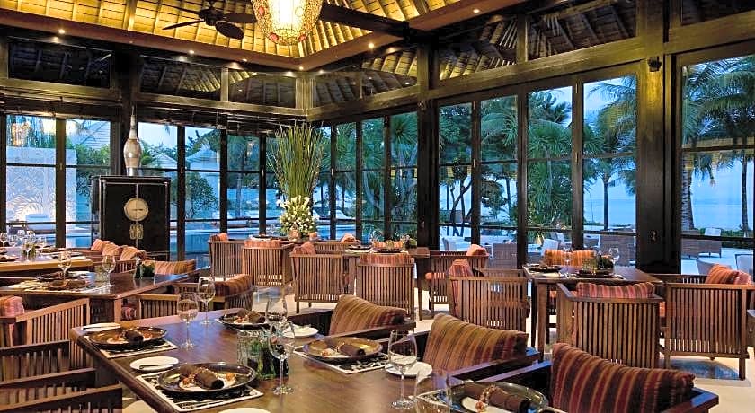 The Royal Santrian Luxury Beach Villas