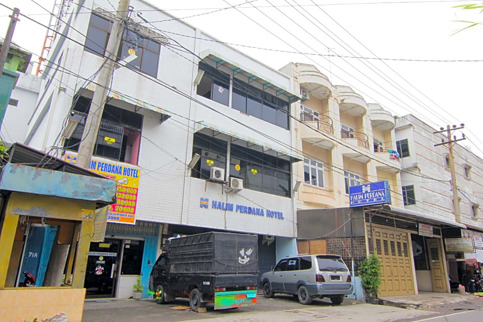 Hotel Halim Perdana by ZUZU