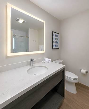 Deluxe Queen Room with Two Queen Beds