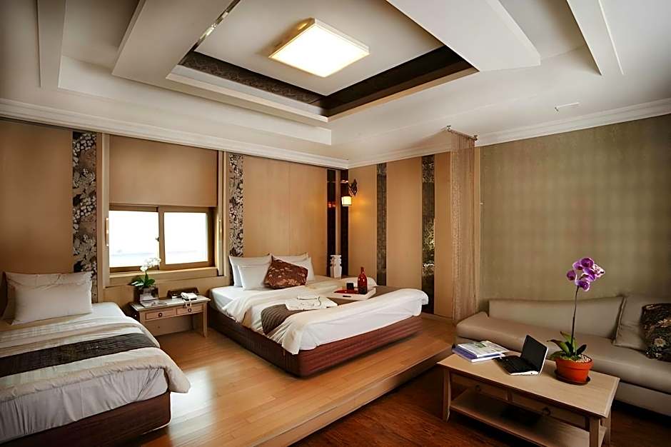 Polaris Hotel