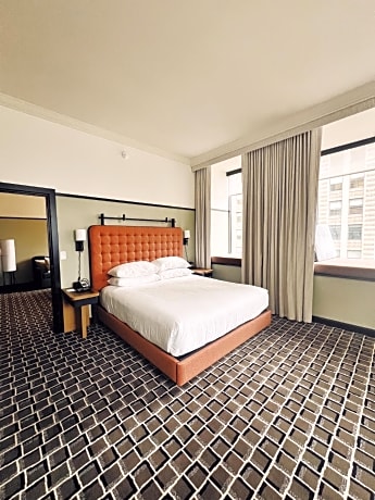 One-Bedroom King Suite
