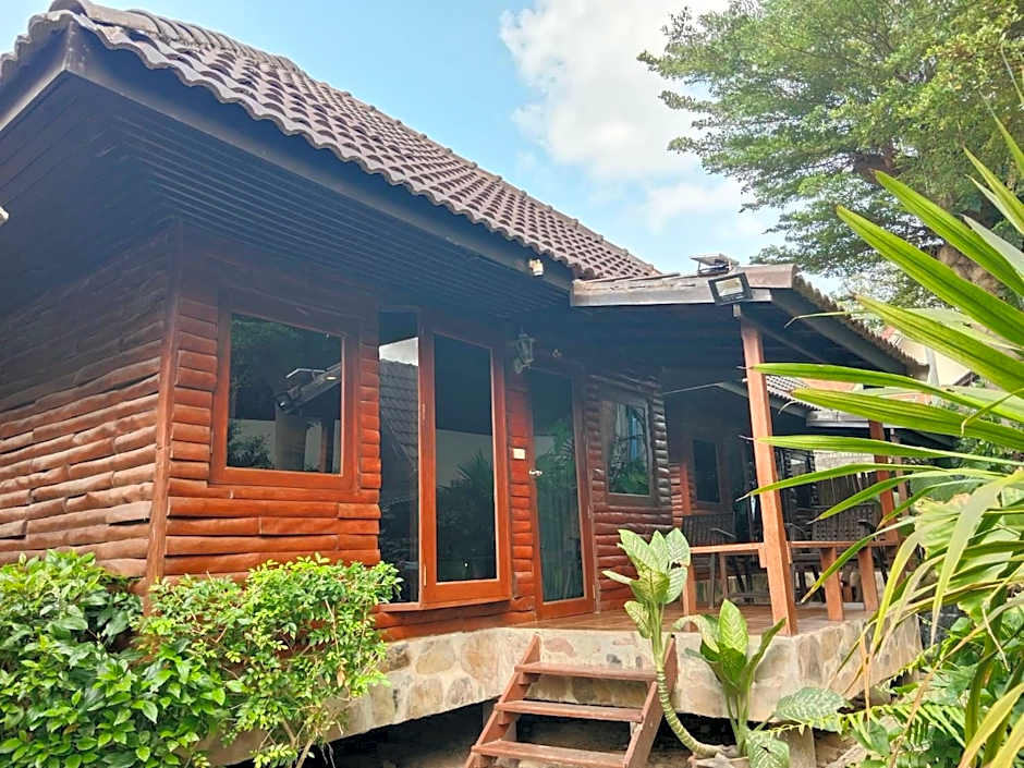 Photo 1 of 7 of Superior Bungalow