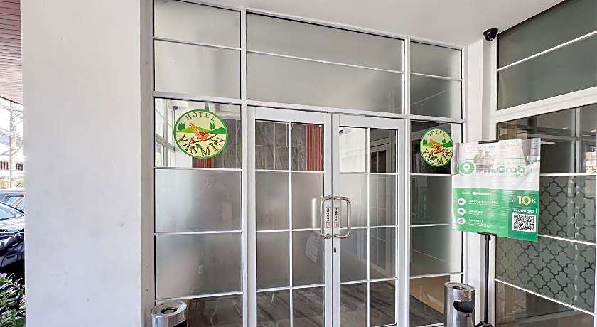 Urbanview Hotel Yasmin Makassar by RedDoorz