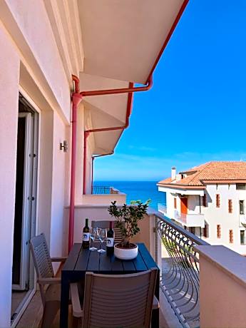 Two-Bedroom Apartment with Balcony and Sea View