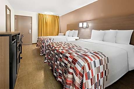 Deluxe Queen Room with Two Queen Beds - Smoking