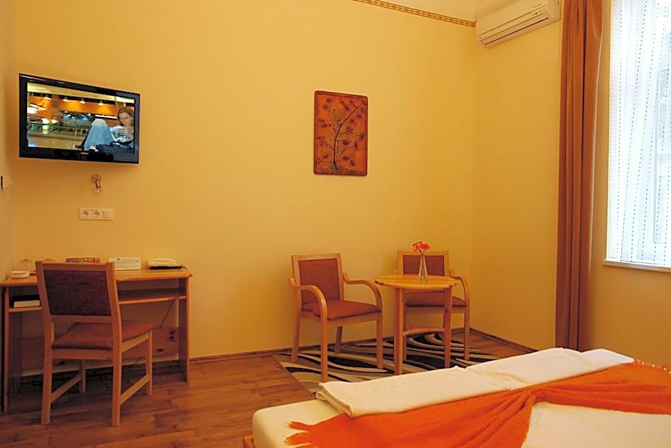 Hotel Manzard Panzio