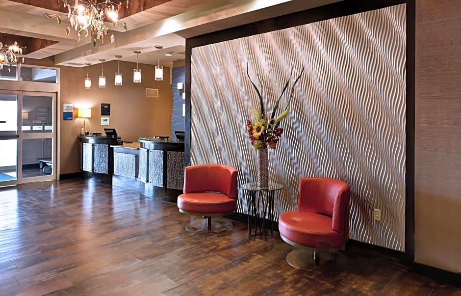 Holiday Inn Express Northwest Maize, an IHG Hotel