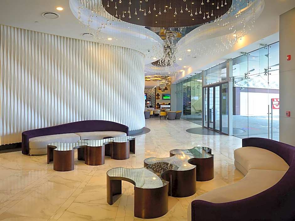 HS HOTSSON Hotel Irapuato