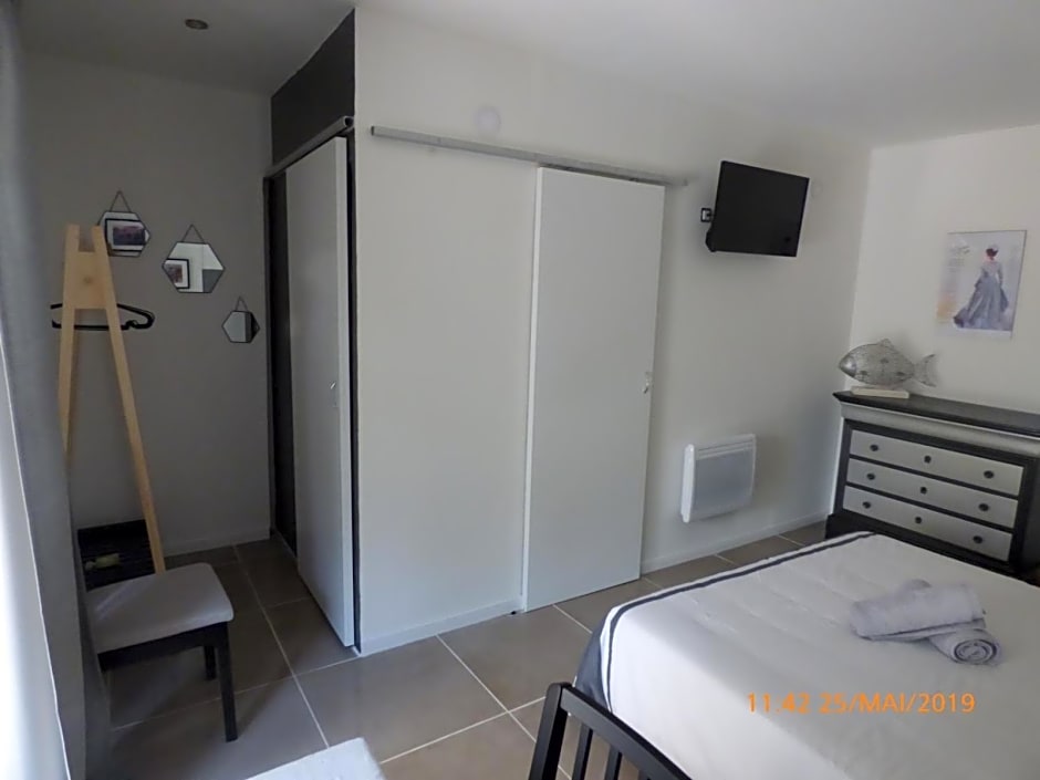 MAS MAURANE-Chambre d'hôte avec SPA privé aux portes d'ARLES
