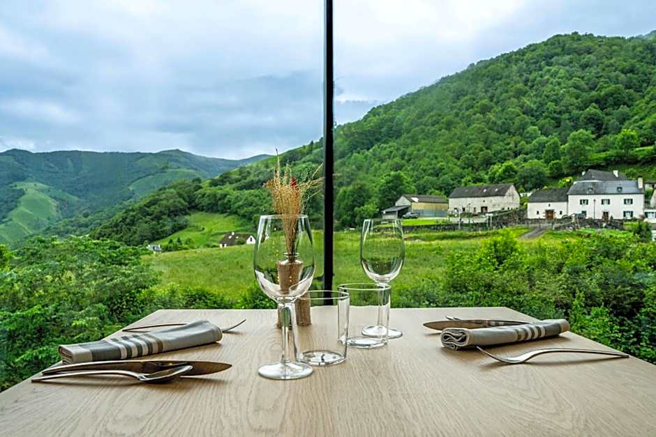 Logis Hôtel Etchemaïté