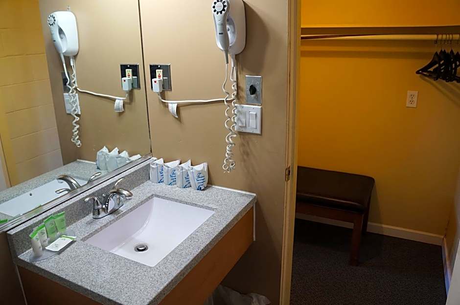 Westward Inn & Suites