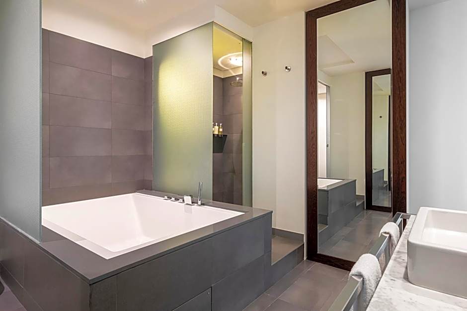 Sixtytwo Hotel