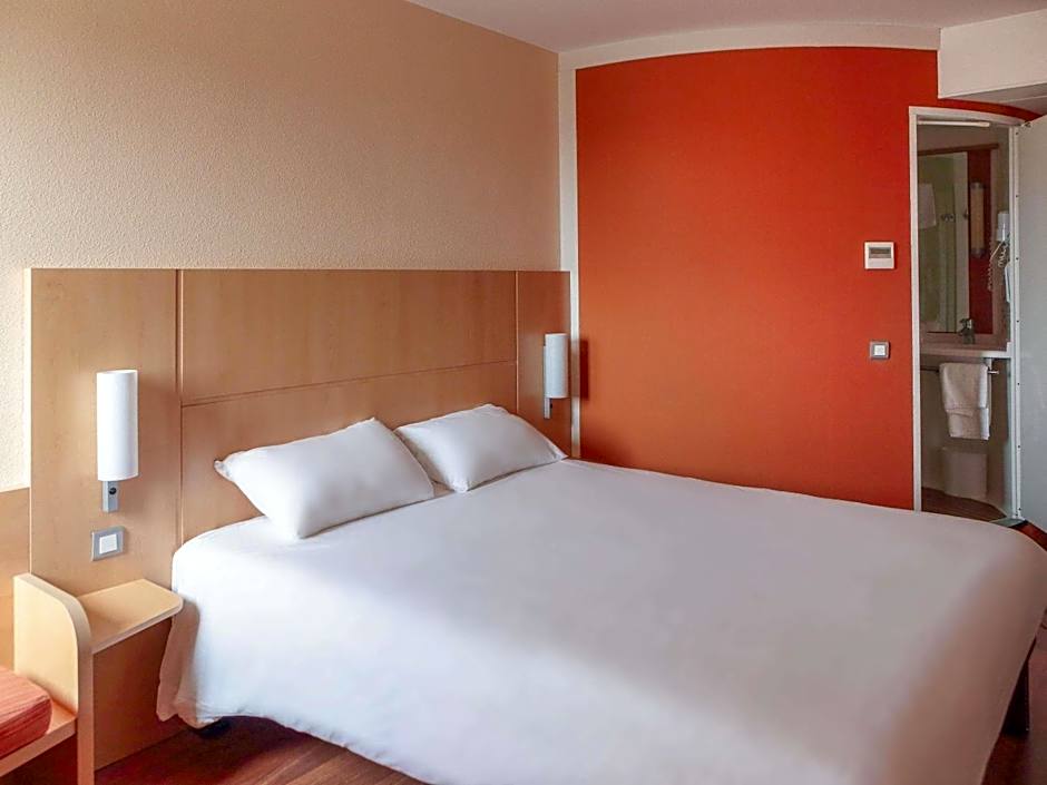 ibis Beauvais Aeroport