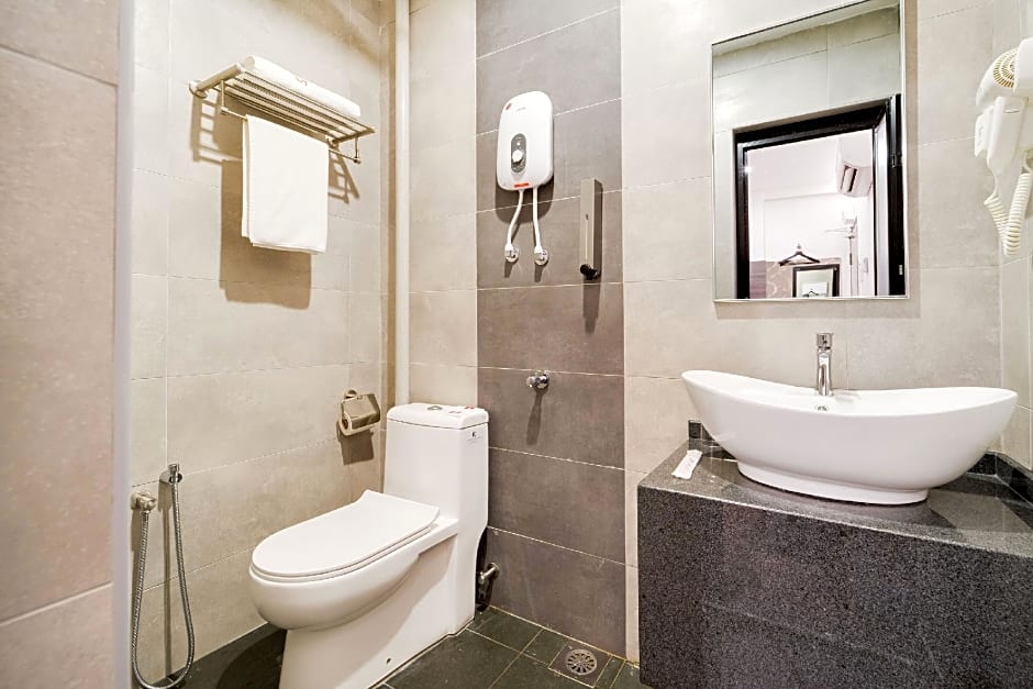 Capital O 89386 Stay 365 Hotel