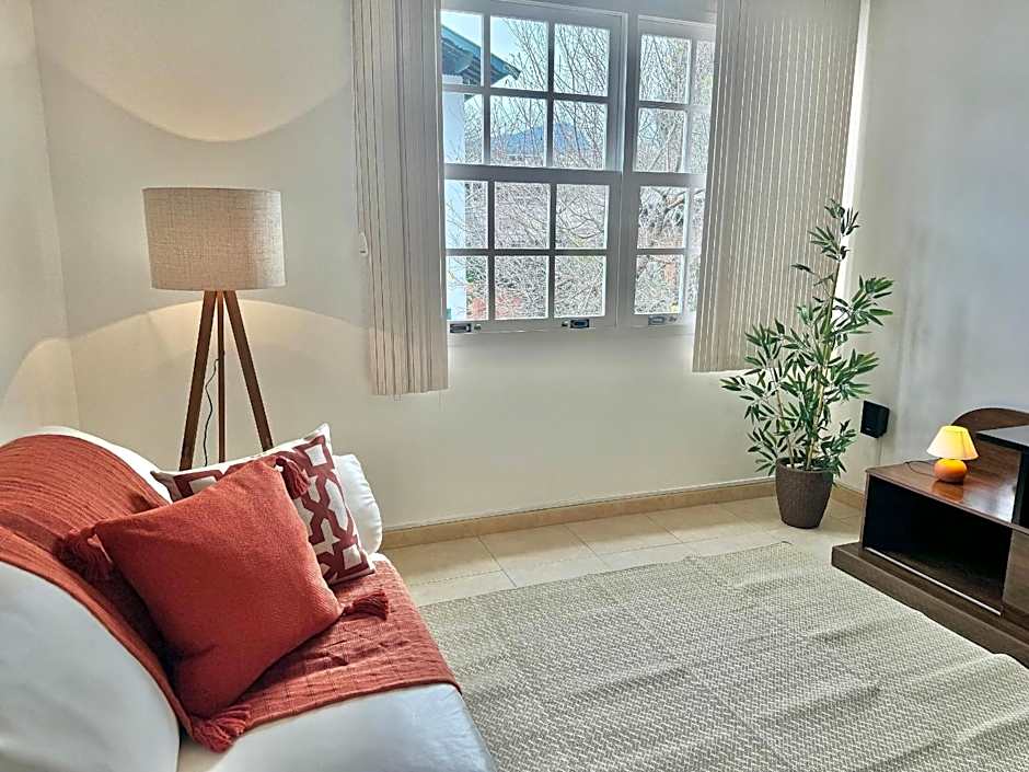 Apartamento com piscina em Olaria