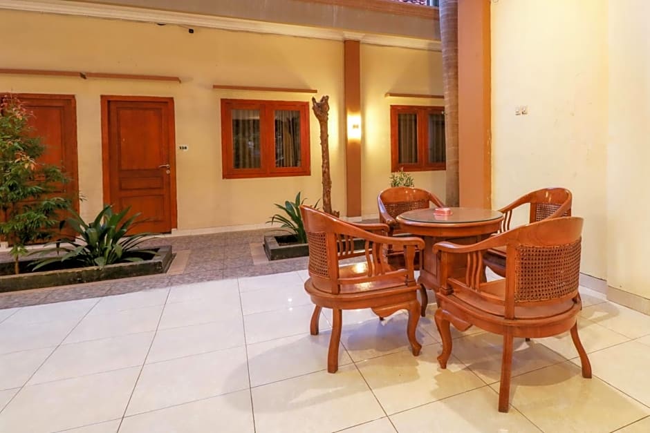 OYO 1117 New Garuda Hotel