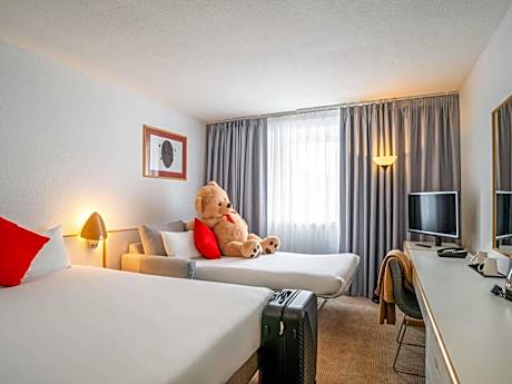 Classic Family room with Double Bed and Small Double Sofa Bed