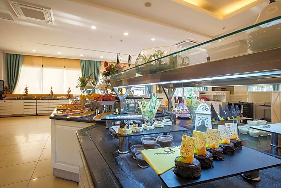 MIRA MERIDIA BEACh RESORT HOTEL