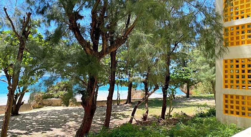 Hotel & Restaurant On the Beach Lue
