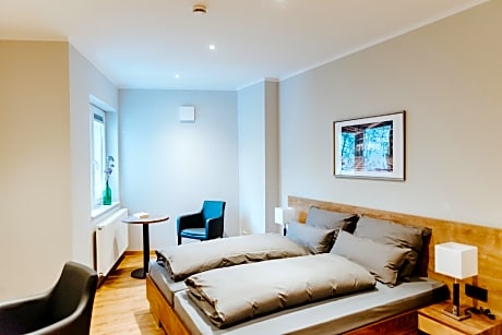 Double room-Classic-Private Bathroom-Courtyard view