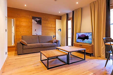 Studio 2 People Standard