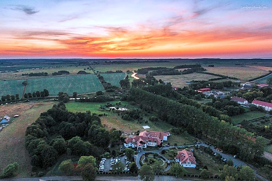 Hotel Dworek nad Regą