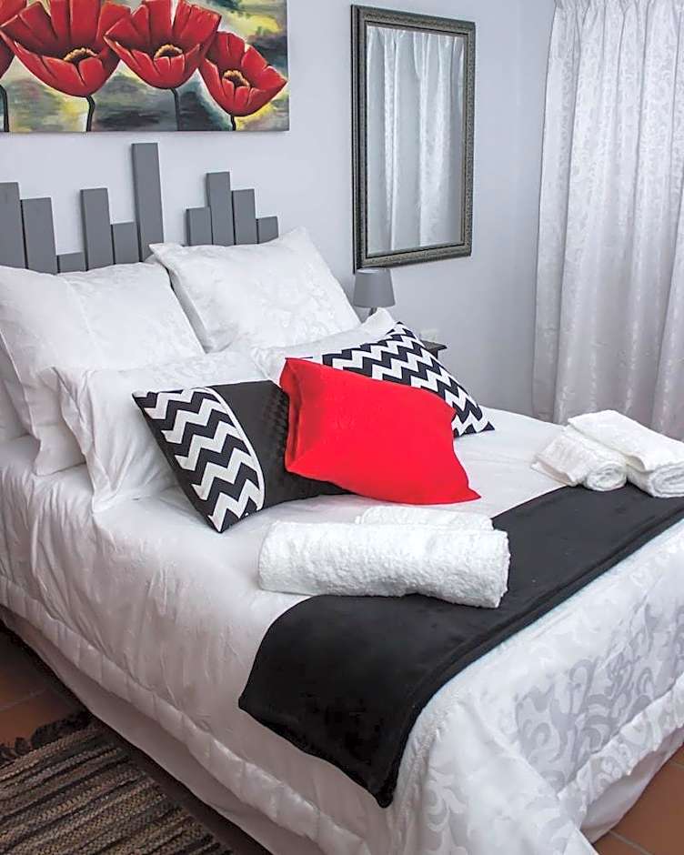 Oppi Hoek Guest House