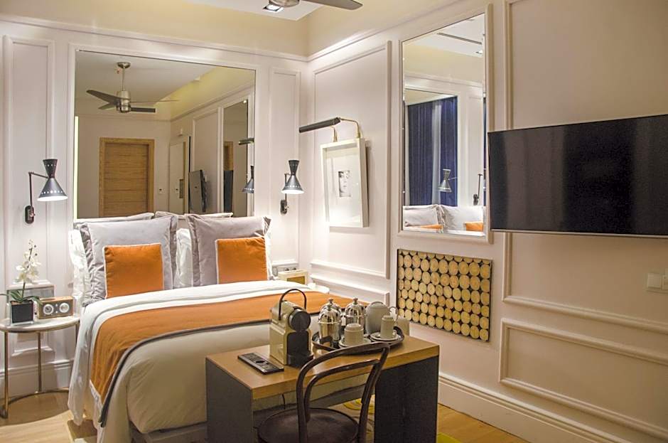 Browns Central Hotel