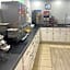 Red Roof Inn & Suites Hinesville