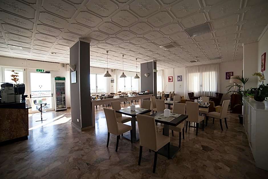 Riviera Mare Beach Life Hotel