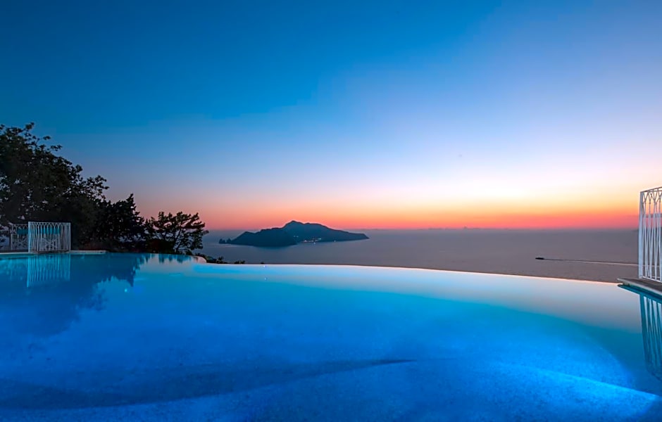 Foto 1 dari 50 — Relais Blu