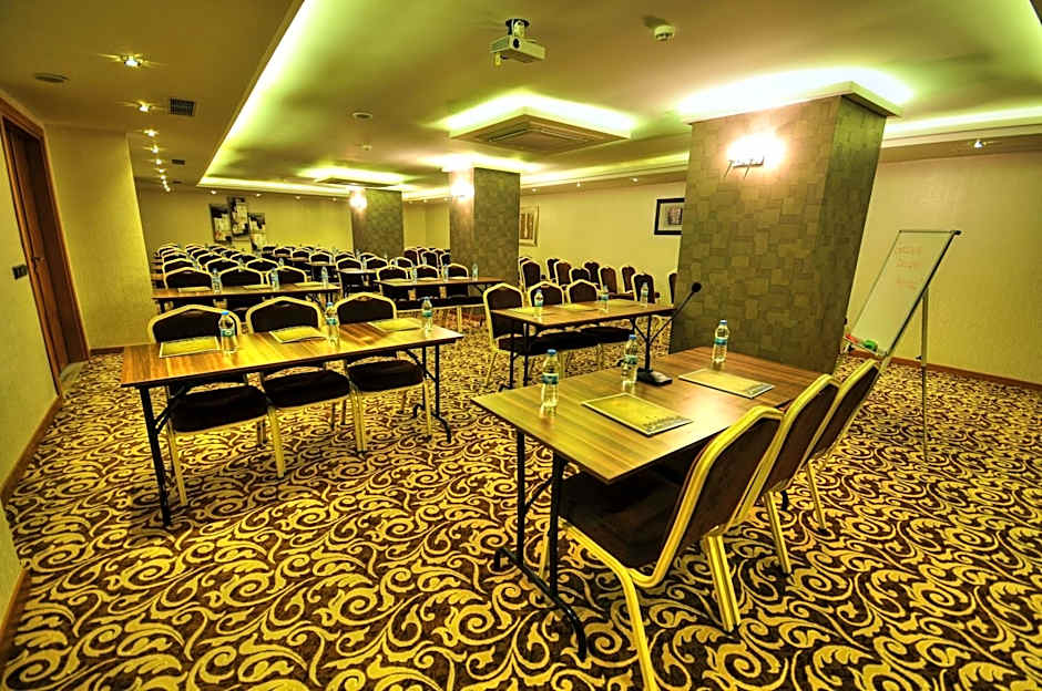 Golden Deluxe Hotel