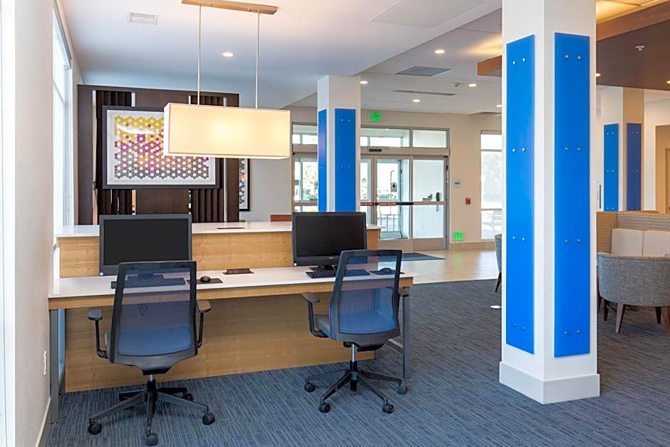 Holiday Inn Express Visalia - Sequoia Gateway Area By IHG