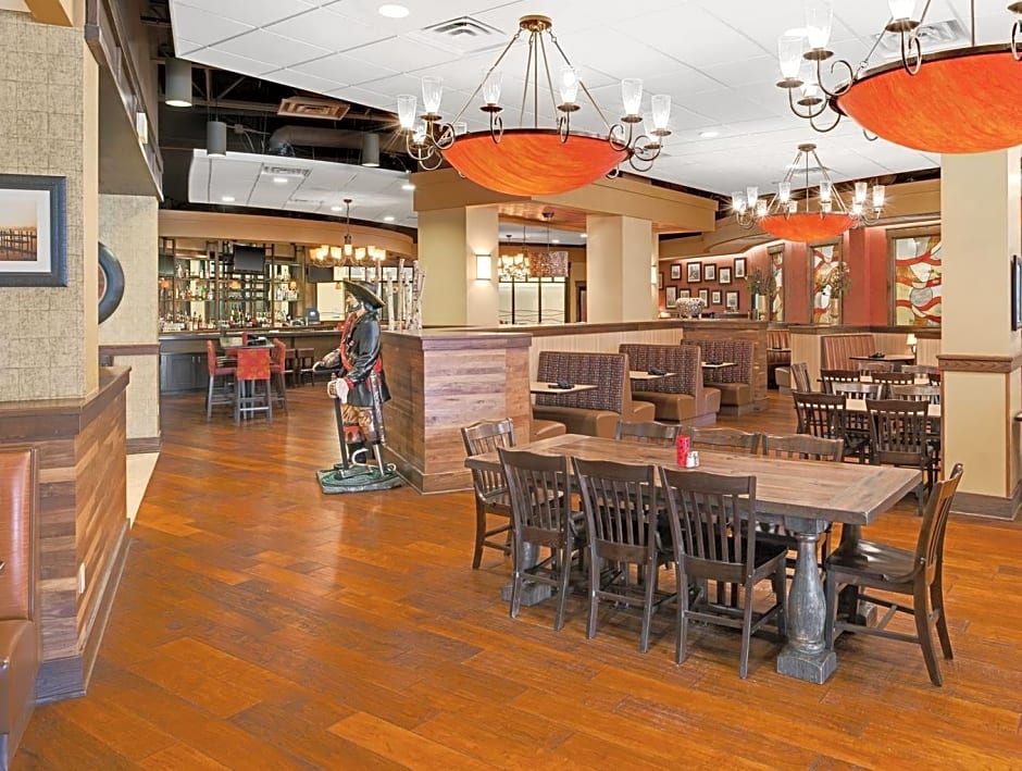 Ramada Plaza by Wyndham Omaha – Omaha, NE