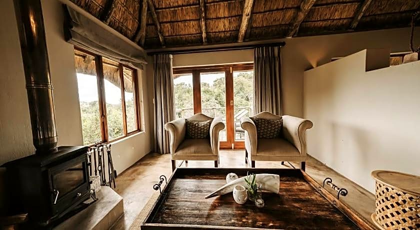Bukela Game Lodge - Amakhala Game Reserve