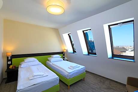 Economy Twin Room