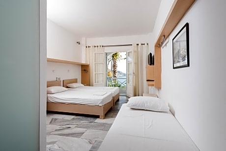 Standard Triple Room with Sea View