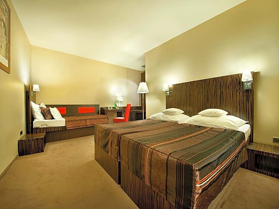 Ea Hotel Crystal Palace