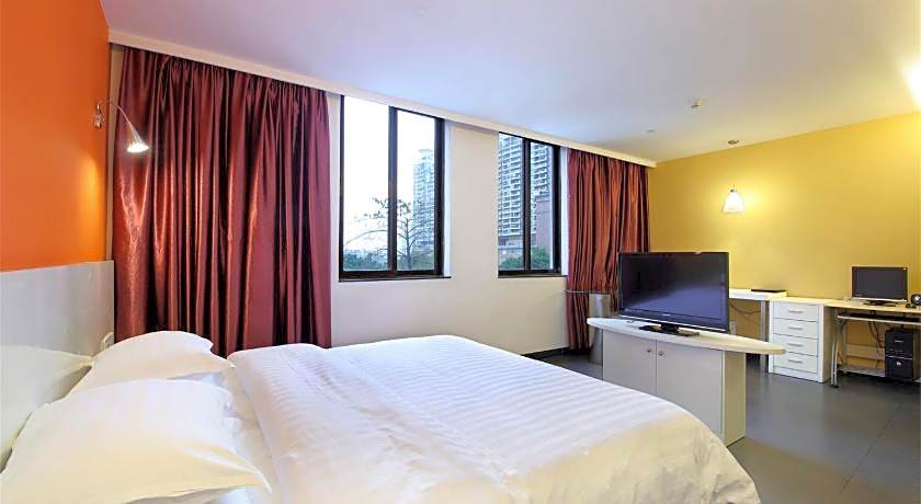 Ln White House Hotel